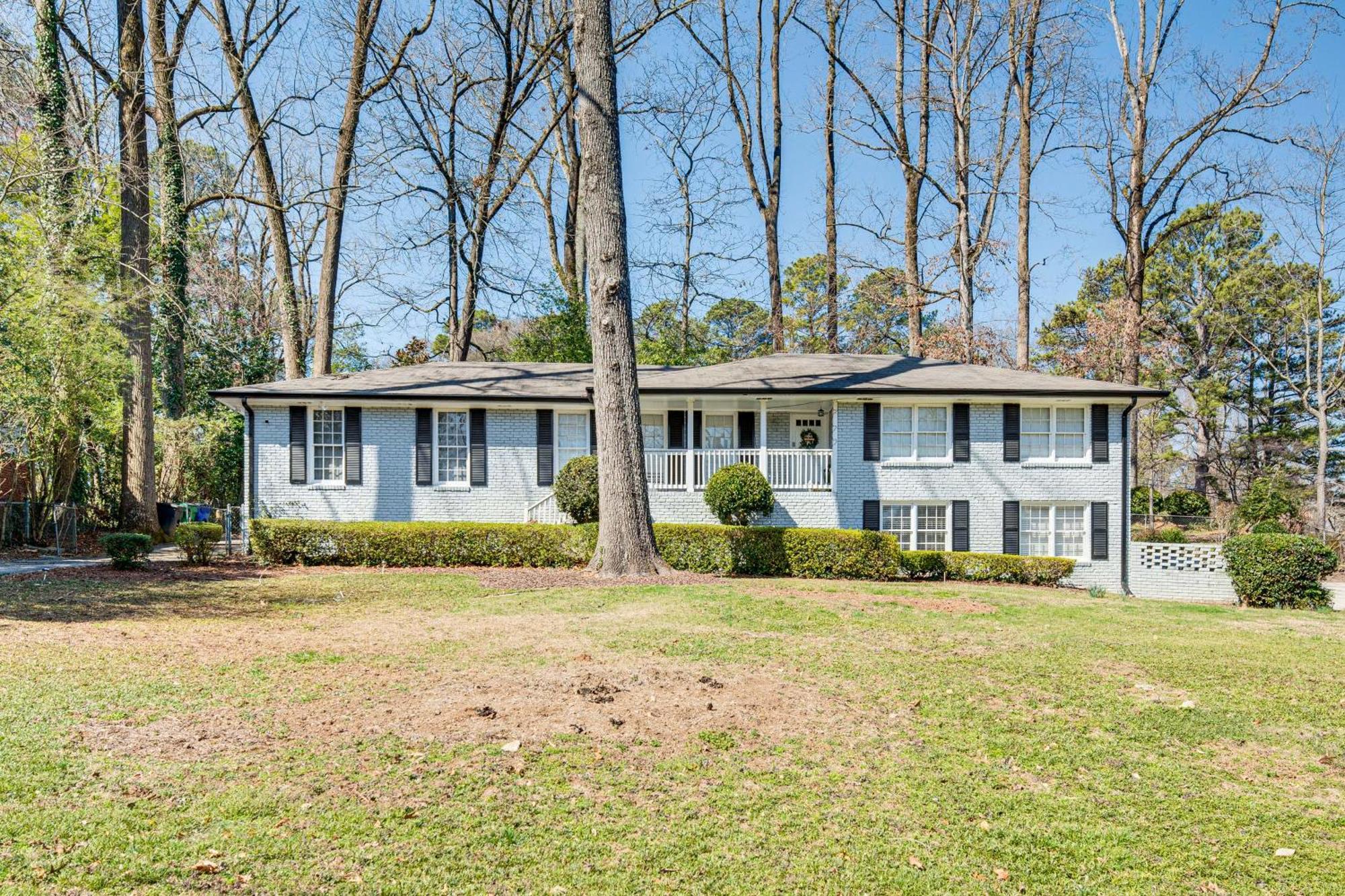 With Movie Projector And Basketball Hoop! Holiday home Atlanta