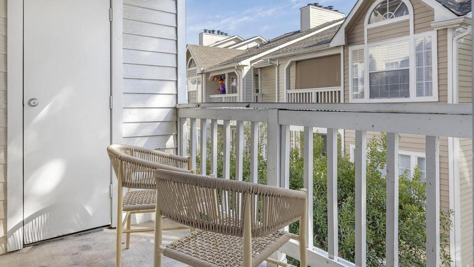 Landing Modern With Amazing Amenities Atlanta