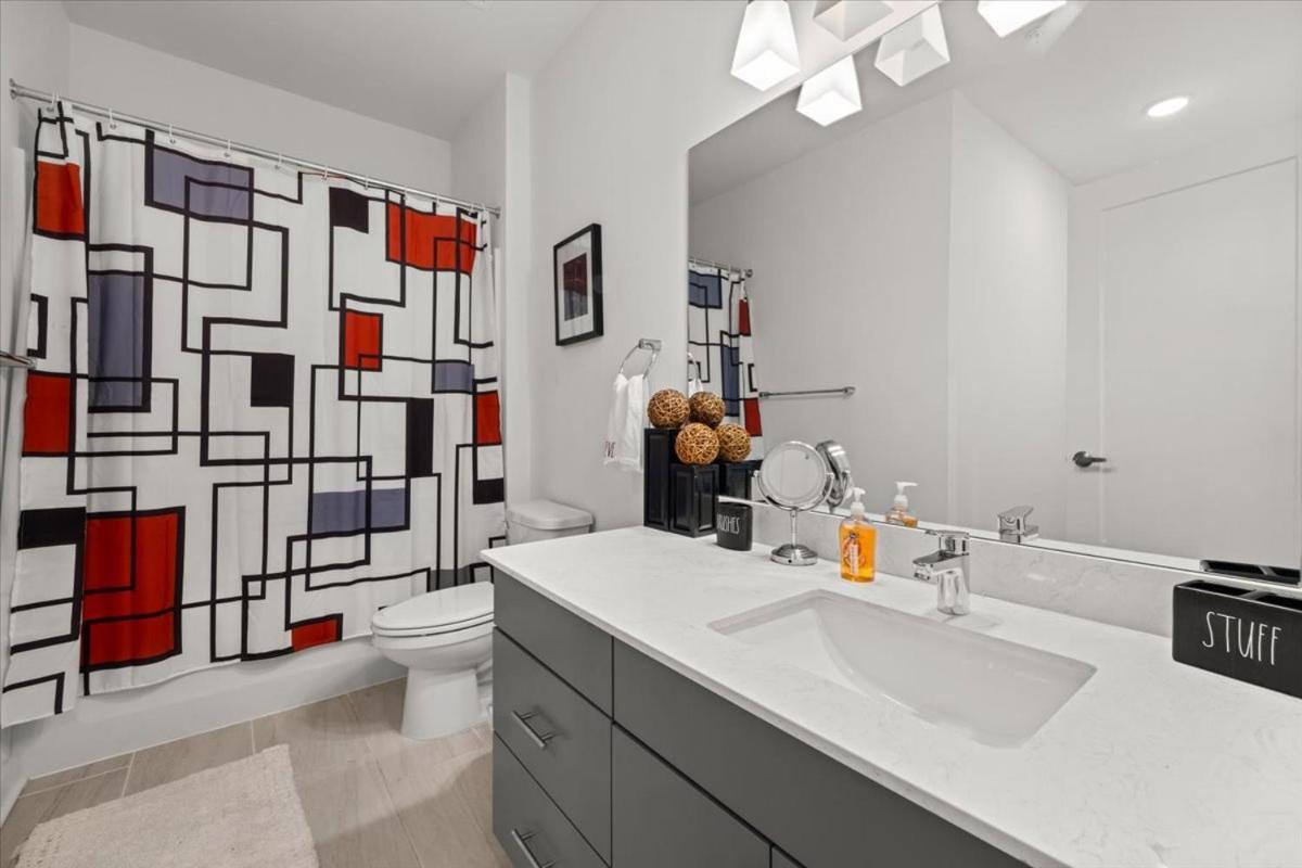 New Building Downtown Apartment *