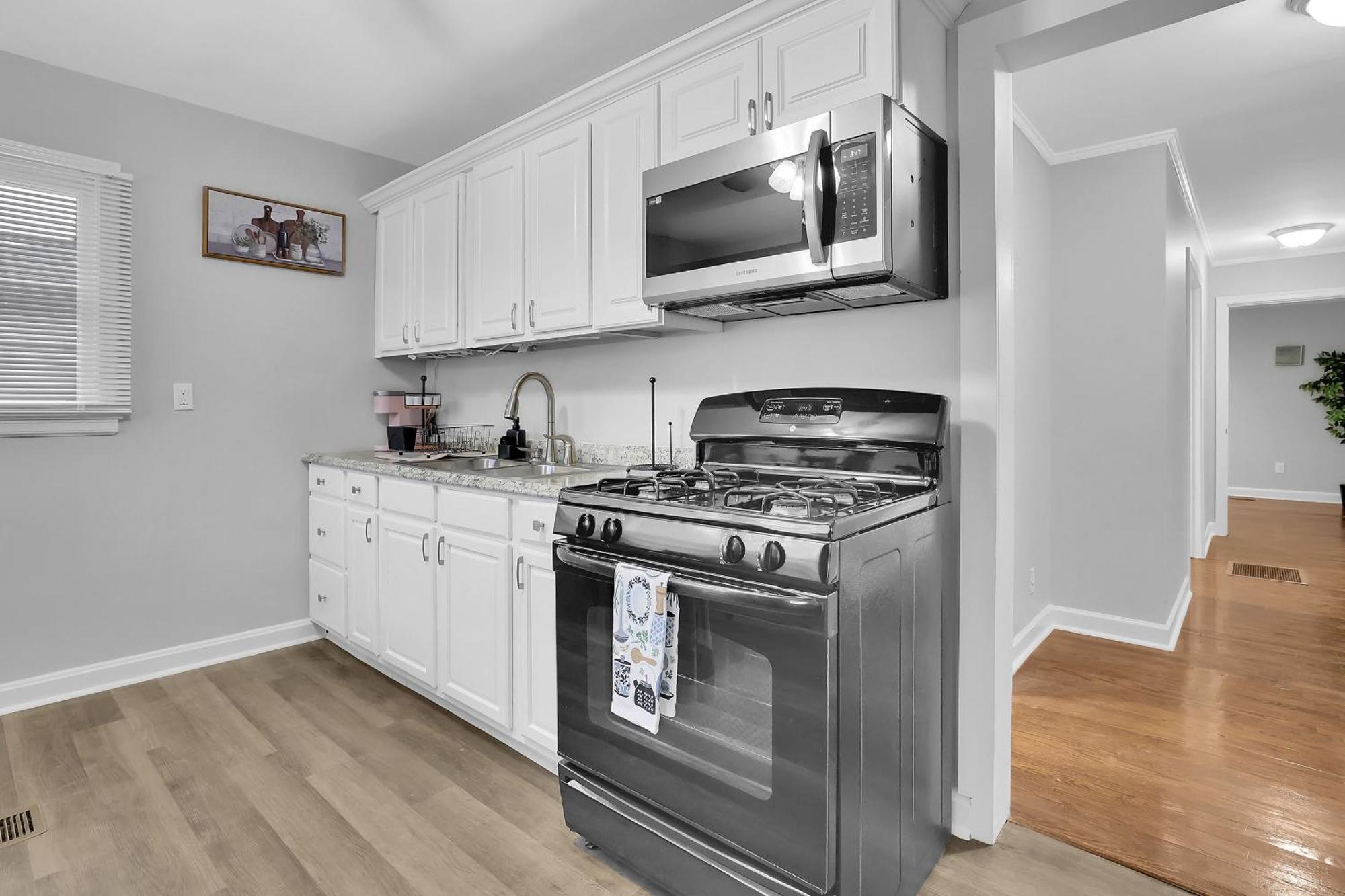 Goodliving East Point Modern & Classy