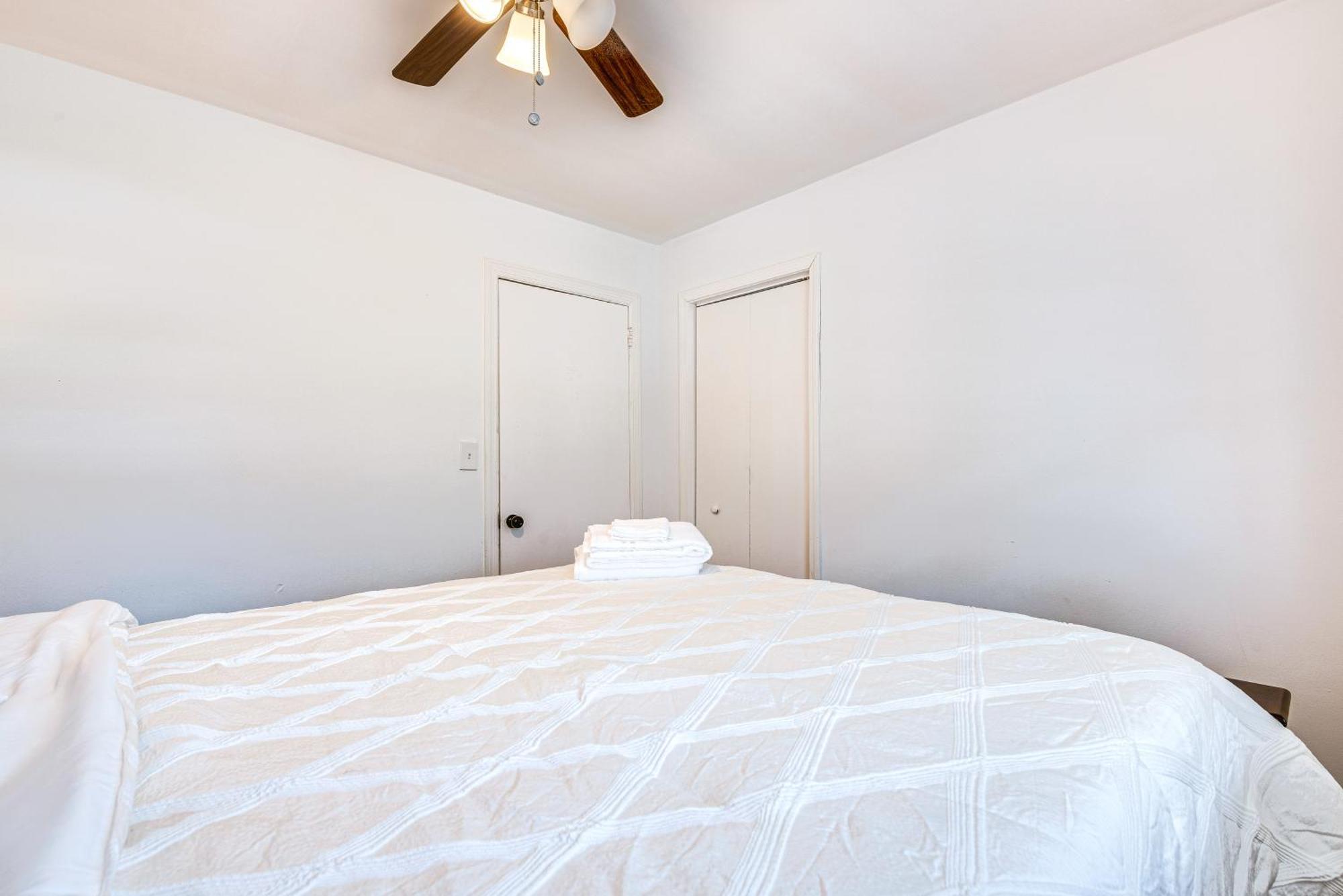 Charming With Yard 7 Mi To Downtown! Holiday home *