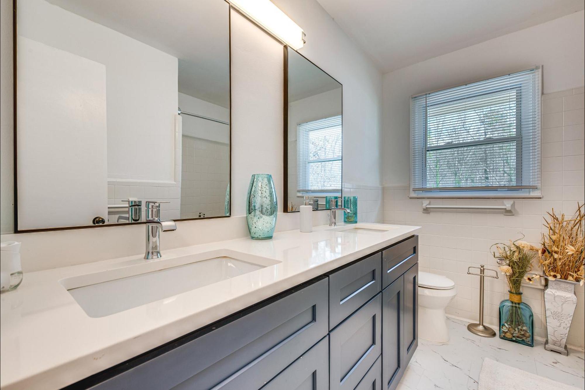 Charming With Yard 7 Mi To Downtown! Holiday home