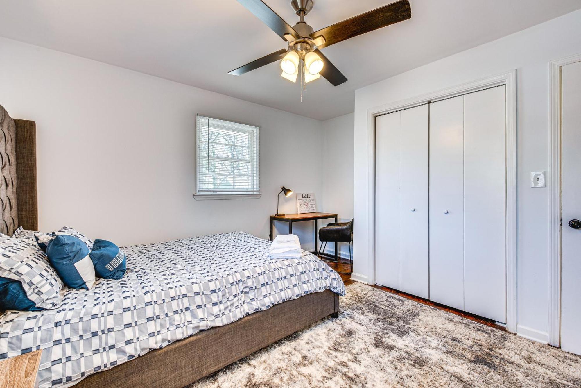 Charming With Yard 7 Mi To Downtown! Holiday home *
