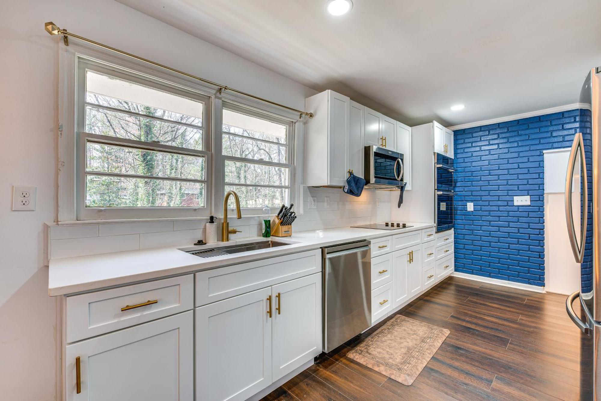 Charming With Yard 7 Mi To Downtown!