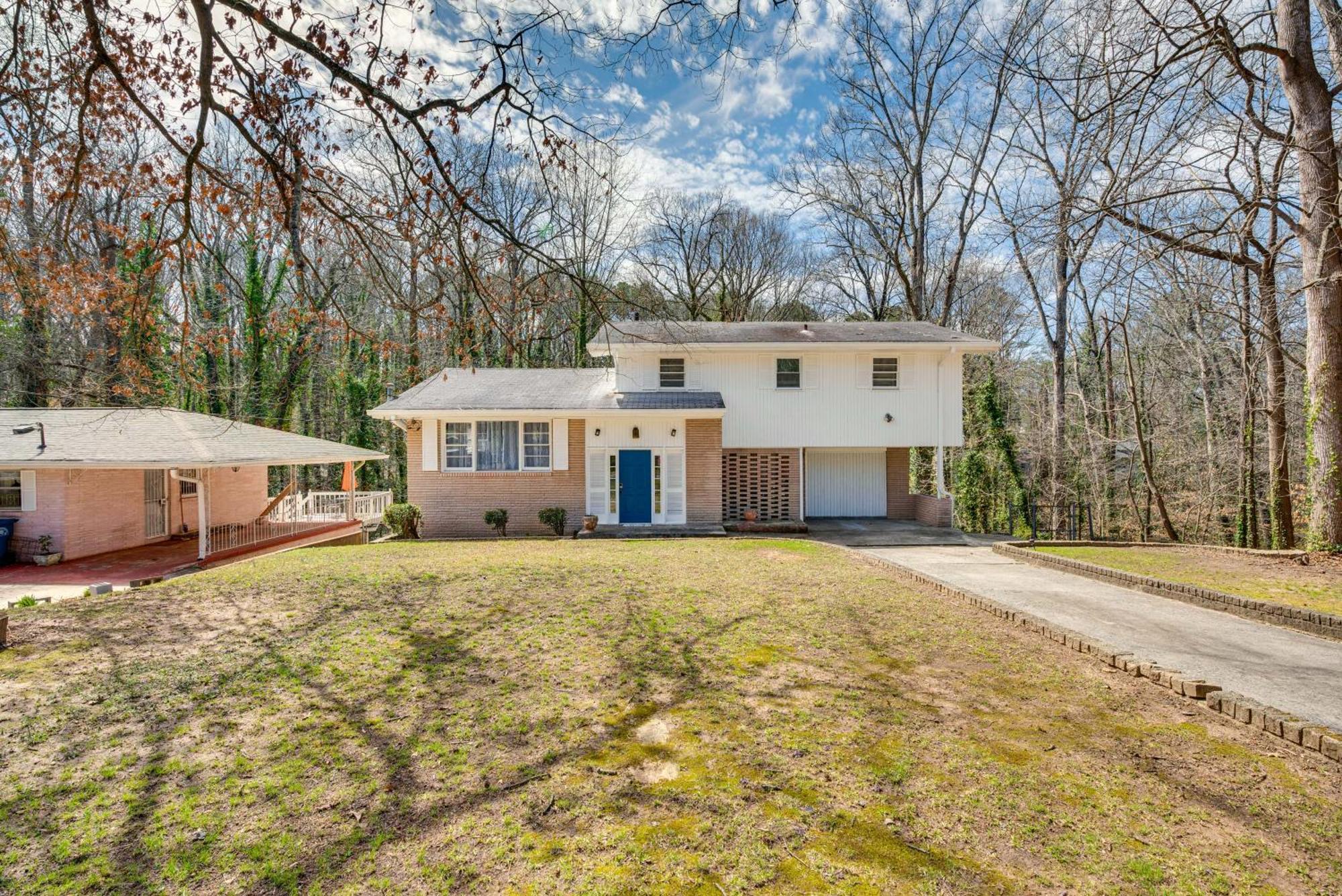 Charming With Yard 7 Mi To Downtown! Holiday home Atlanta