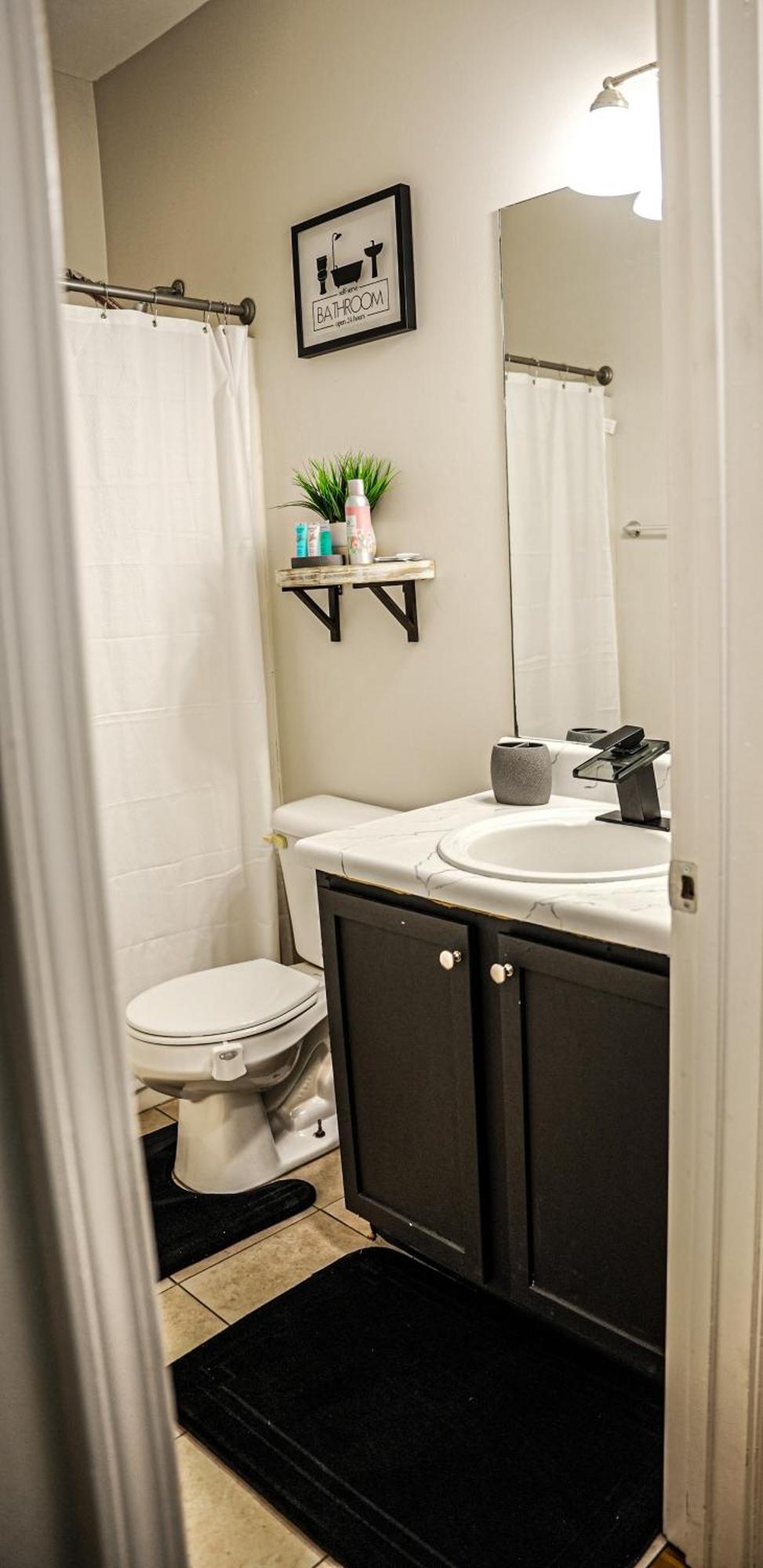 Stylish Cozi Abode Of Atlanta