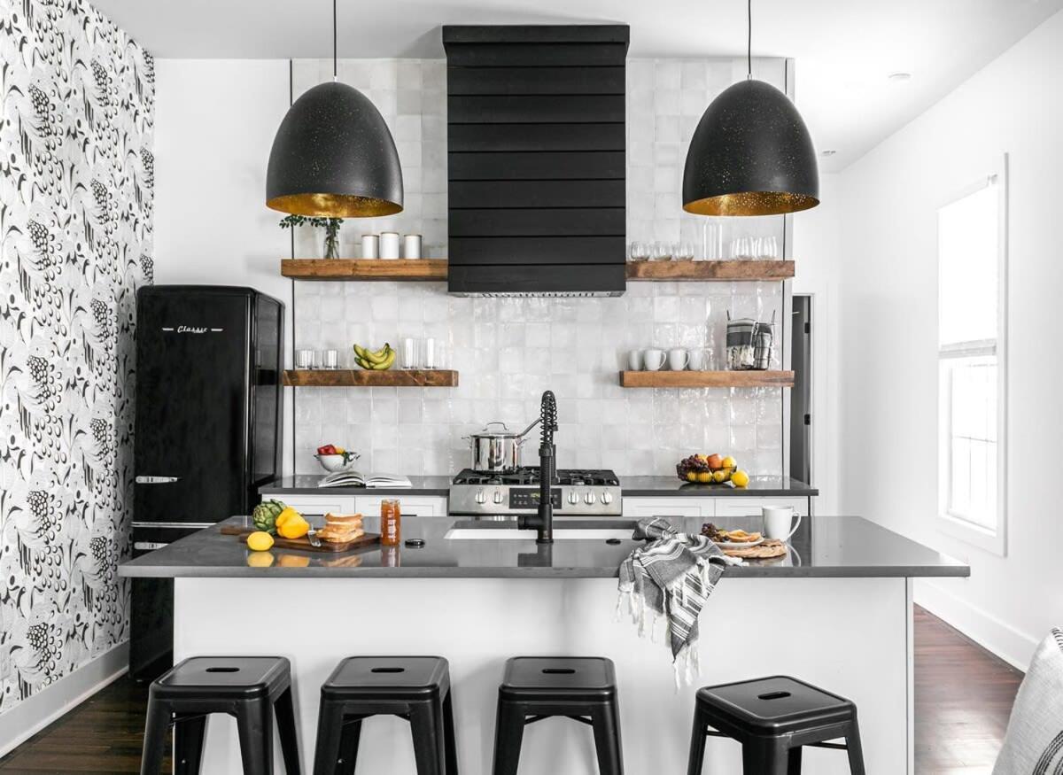 Whiskey Neat Apartment *