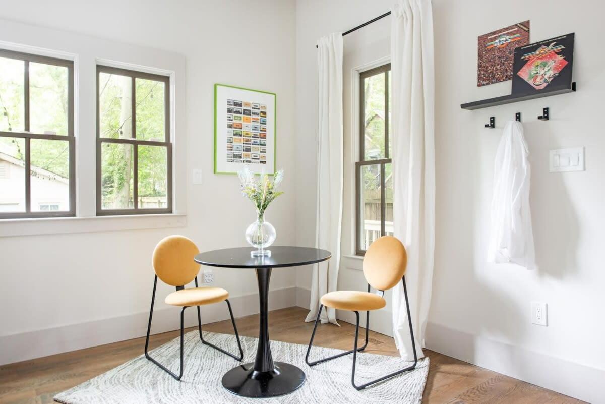Velvet Vinyl Holiday home Atlanta