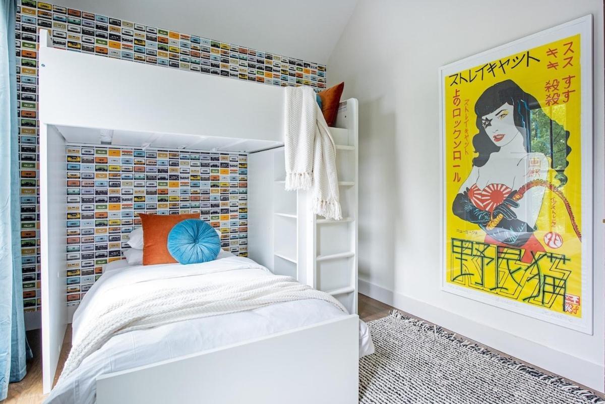 Velvet Vinyl Holiday home *