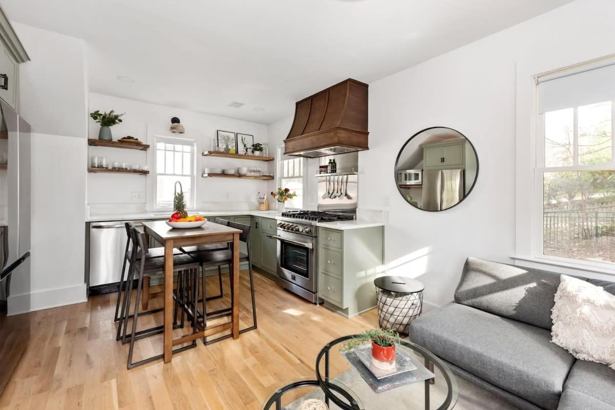 Full Bloom Apartment Atlanta
