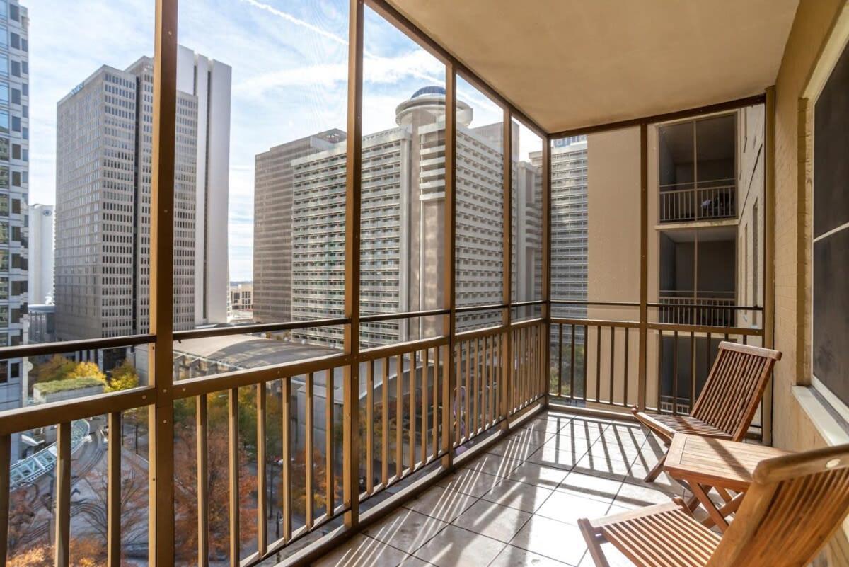Holiday home Downtown Condo! Private Balcony! Pt10f *