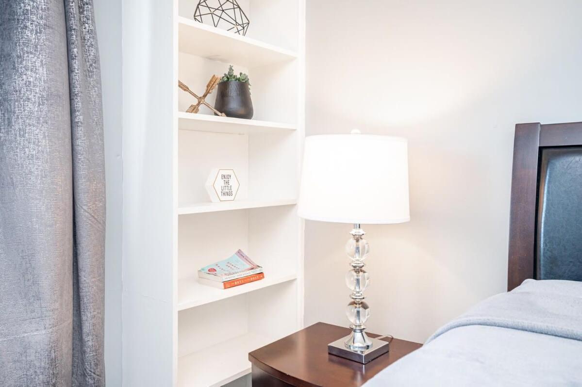 Apartment Downtown! King Bed! Paid Onsite Parking! Lm2102
