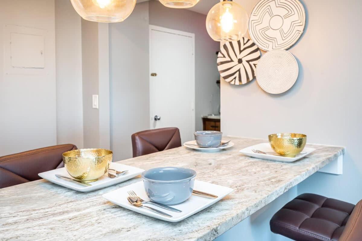 Apartment Downtown! King Bed! Paid Onsite Parking! Lm2102
