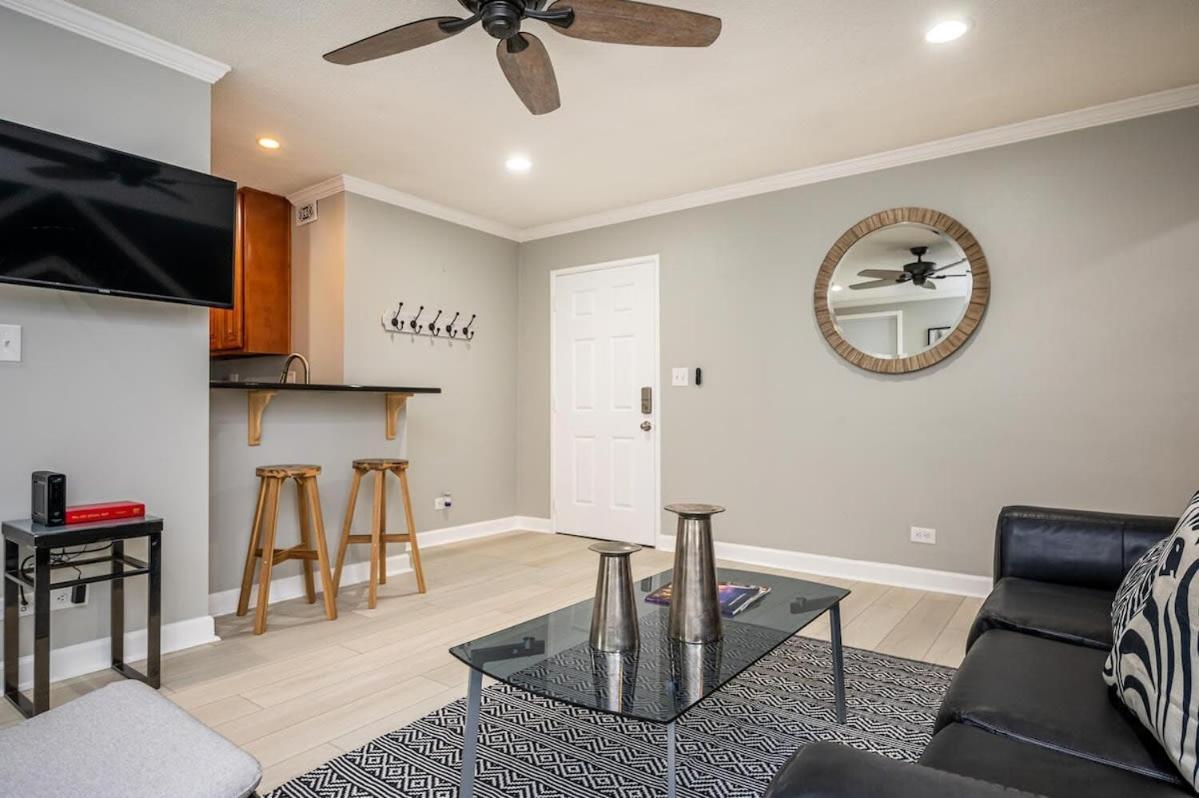Holiday home Downtown! 24h Concierge! Private Balcony! 11k