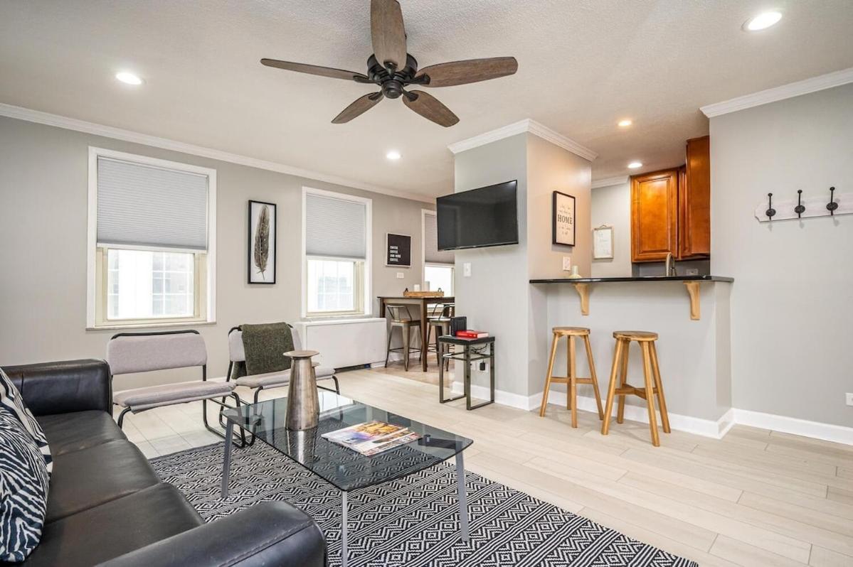 Downtown! 24h Concierge! Private Balcony! 11k