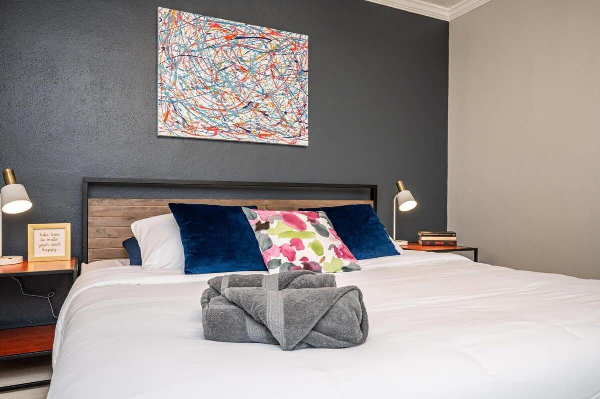 Holiday home Downtown! 24h Concierge! Private Balcony! 11k