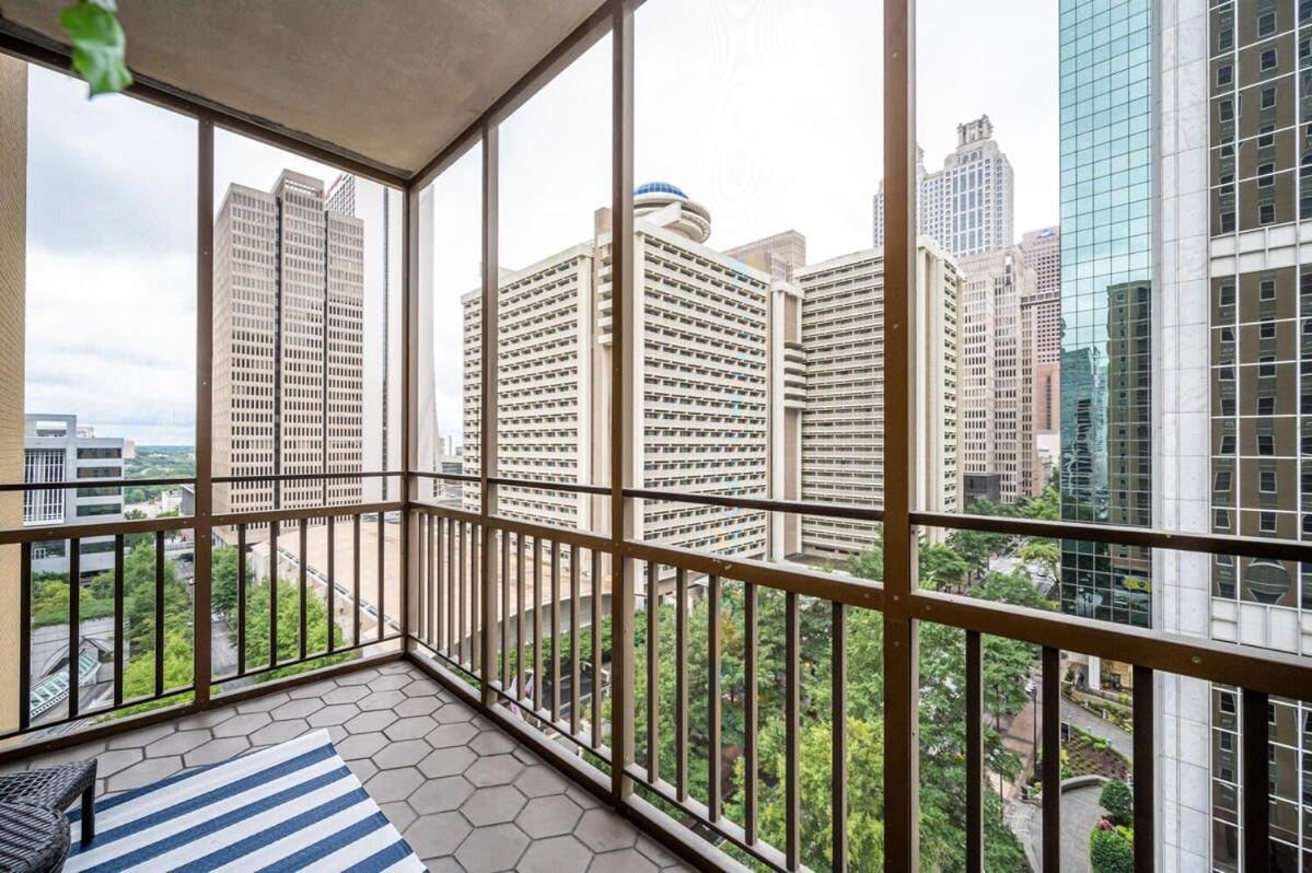 Holiday home Downtown! 24h Concierge! Private Balcony! 11k Atlanta