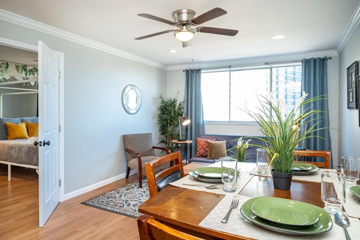 Holiday home Downtown! Stunning City View Onsite Parking Lm1102 *