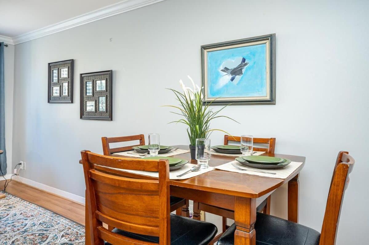 Holiday home Downtown! Stunning City View Onsite Parking Lm1102