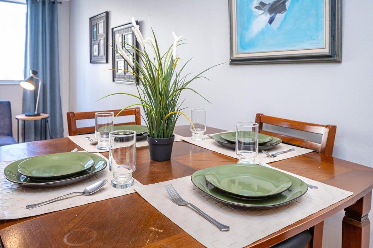 Holiday home Downtown! Stunning City View Onsite Parking Lm1102 *