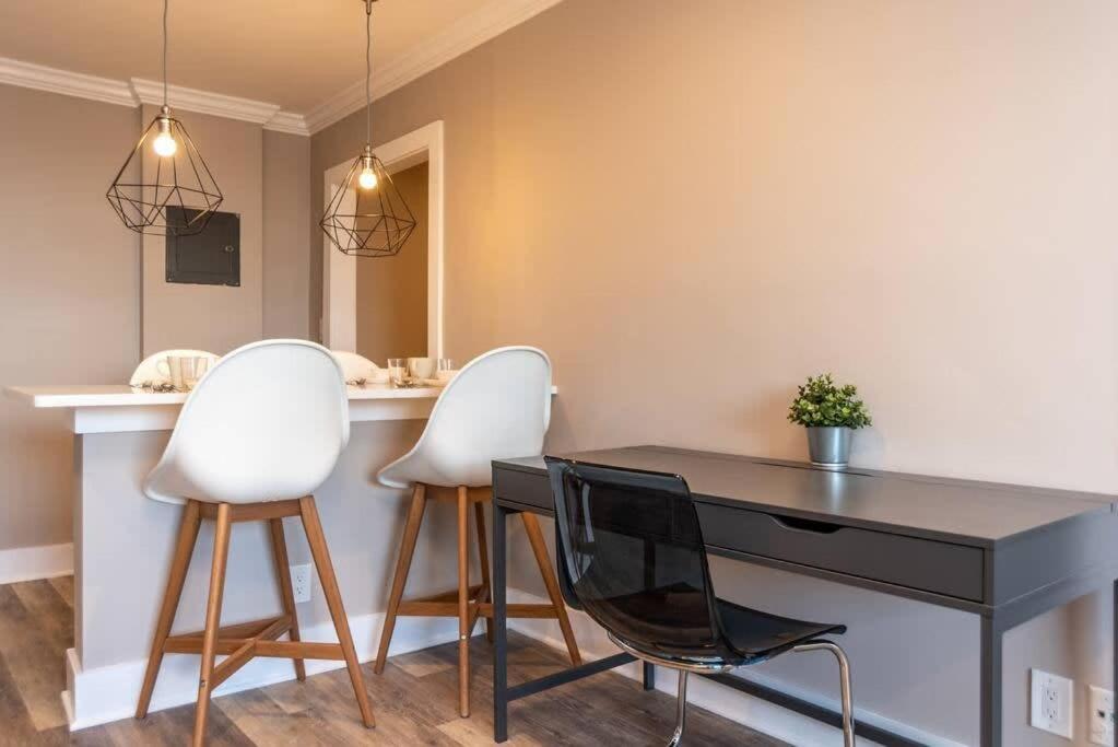 Downtown 18th Fl! View& Onsite Parking Lm1807