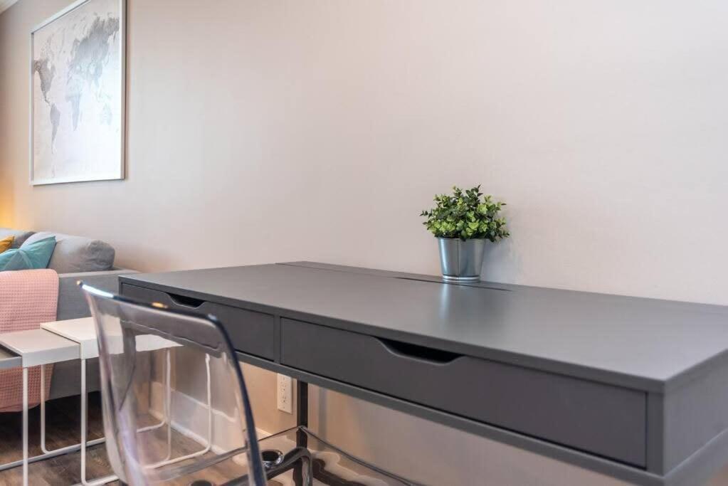Holiday home Downtown 18th Fl! View& Onsite Parking Lm1807 *