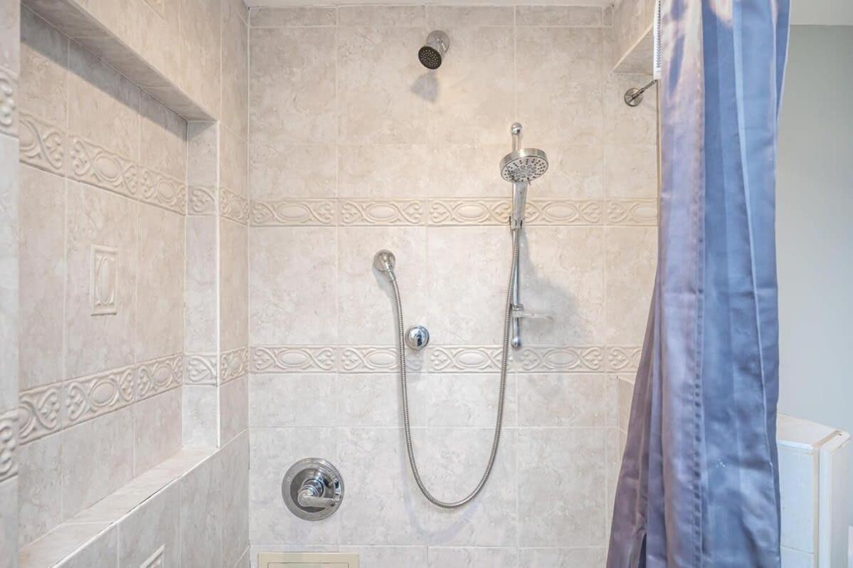 Apartment Downtown ! King Bed 24 Concierge! Onsite Parking Lm903 *
