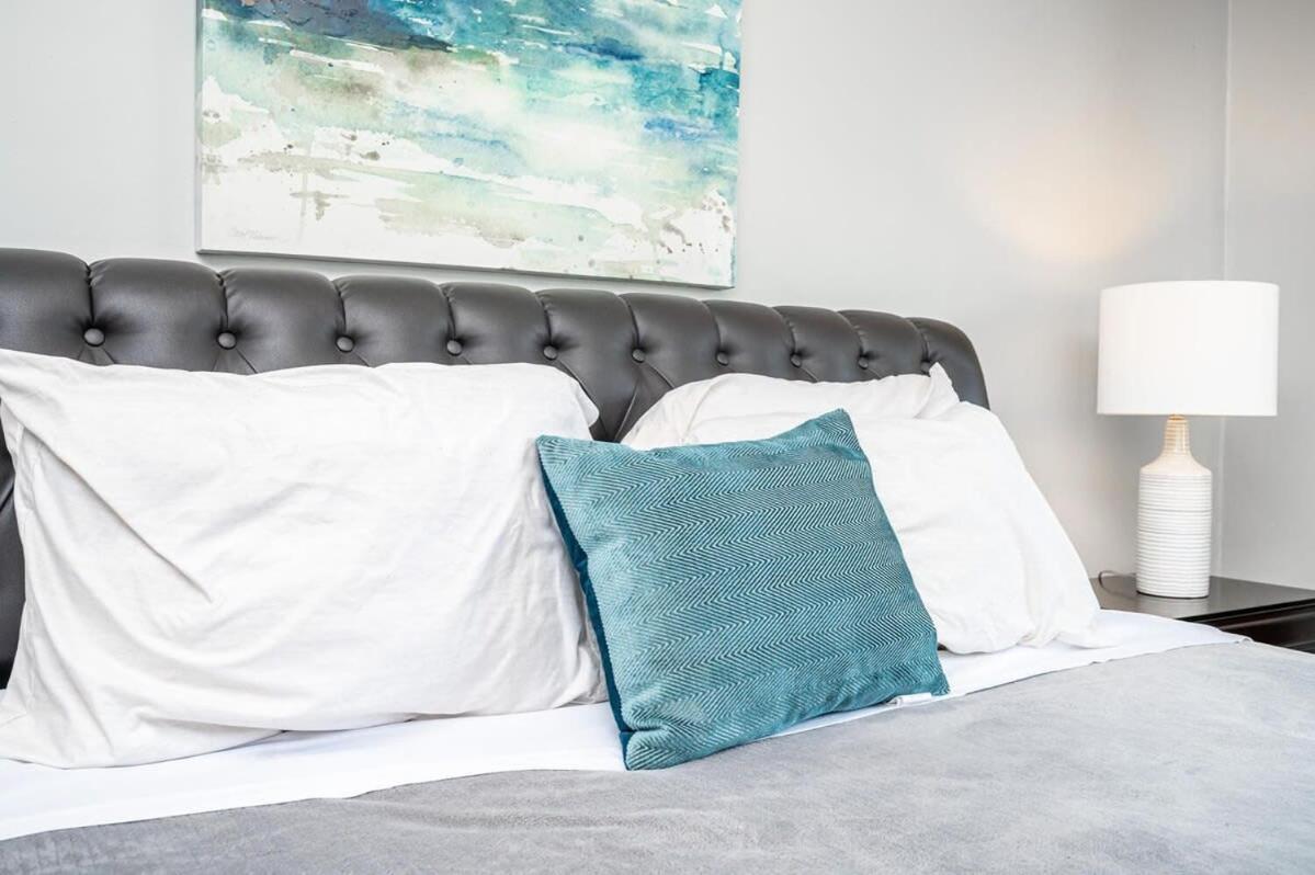Apartment Downtown ! King Bed 24 Concierge! Onsite Parking Lm903 Atlanta