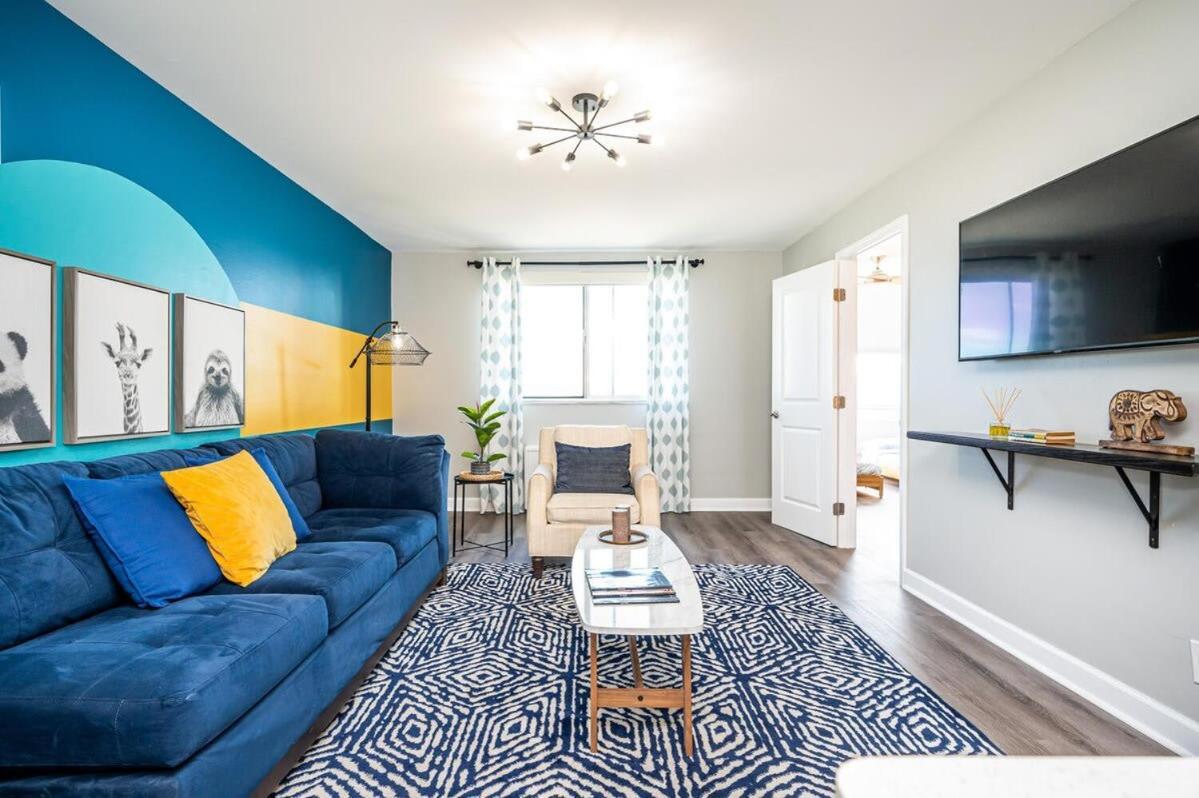 Downtown! 5 Beds! Onsite Parking! View! New Renovated! Lm1806