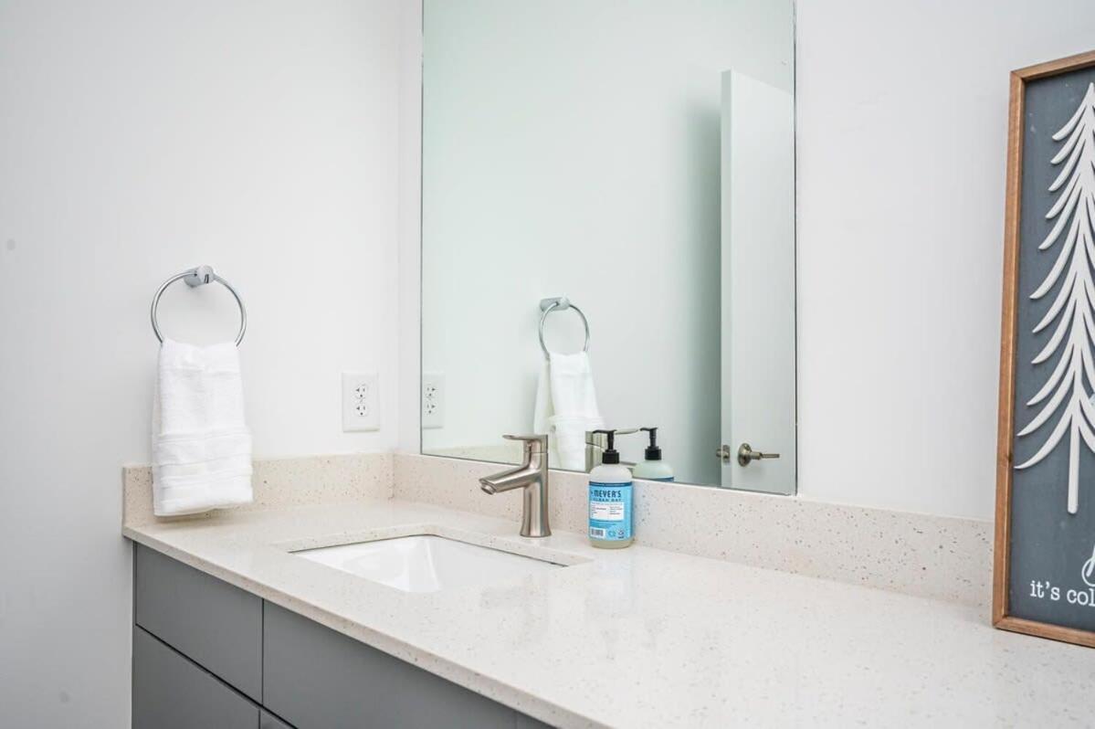Holiday home New Downtown Atl Washer Dryer 542blvd *