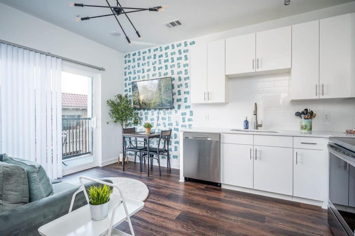 Apartment Luxe 1br W Balcony In Downtown 542blvd Atlanta