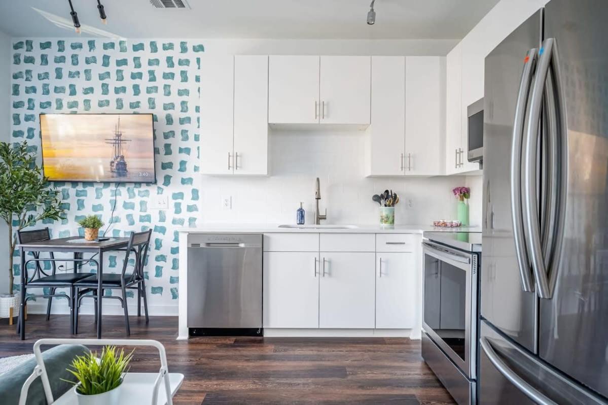 Luxe 1br W Balcony In Downtown 542blvd