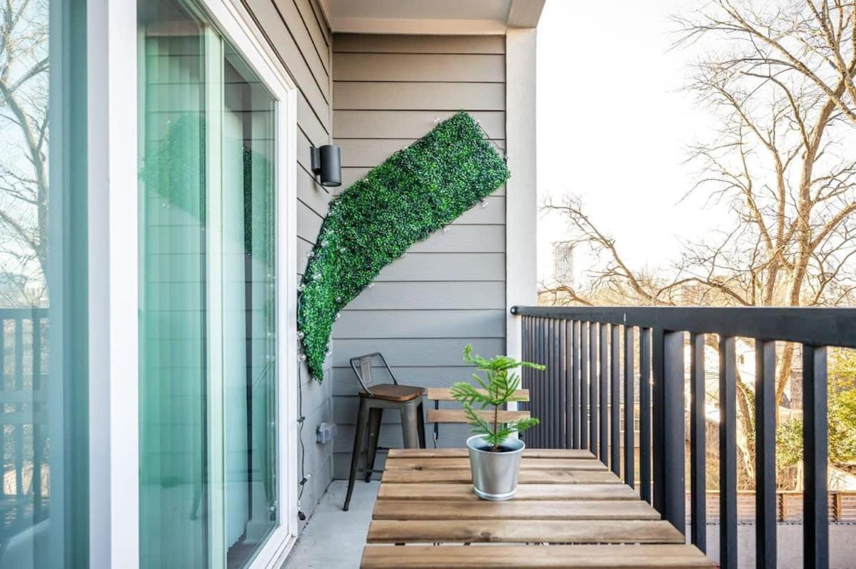 Luxe 1br W Balcony In Downtown 542blvd