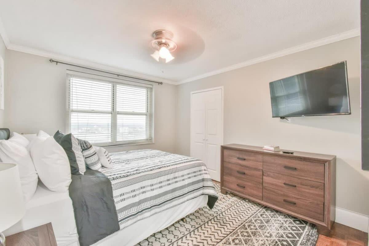 Apartment Atl Downtown W Private Balcony 24h Concierge Pt16h