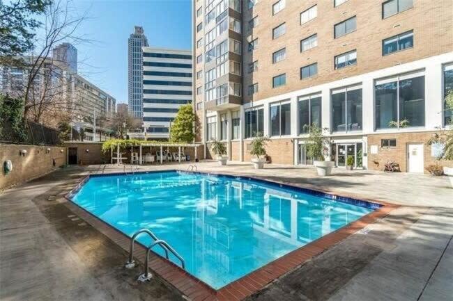 Holiday home Atl Downtown 2br King Bed Free Parking Lm1908 Atlanta