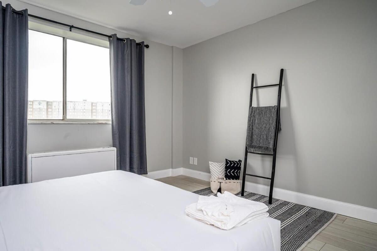 Holiday home Atl Downtown 2br King Bed Free Parking Lm1003 *