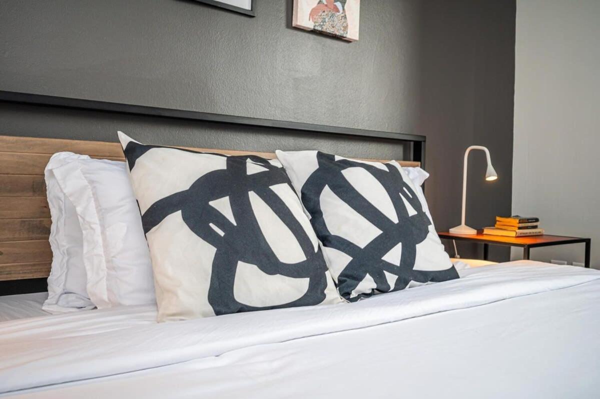 Atl Downtown 2br King Bed Free Parking Lm1003 Atlanta