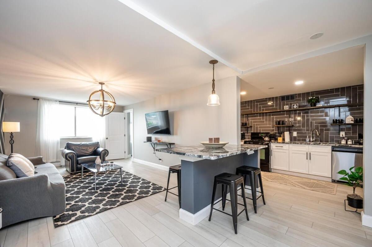Holiday home Atl Downtown 2br King Bed Free Parking Lm1003 *