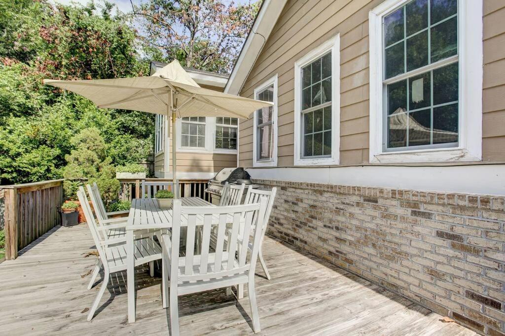 Holiday home Sleeps16, Spacious, Comfortable Close To Downtown, Beltline, And Walk To Restaurants *