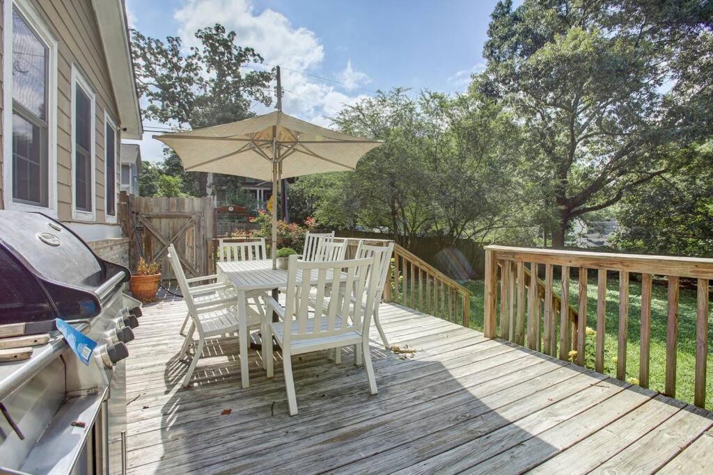 Sleeps16, Spacious, Comfortable Close To Downtown, Beltline, And Walk To Restaurants