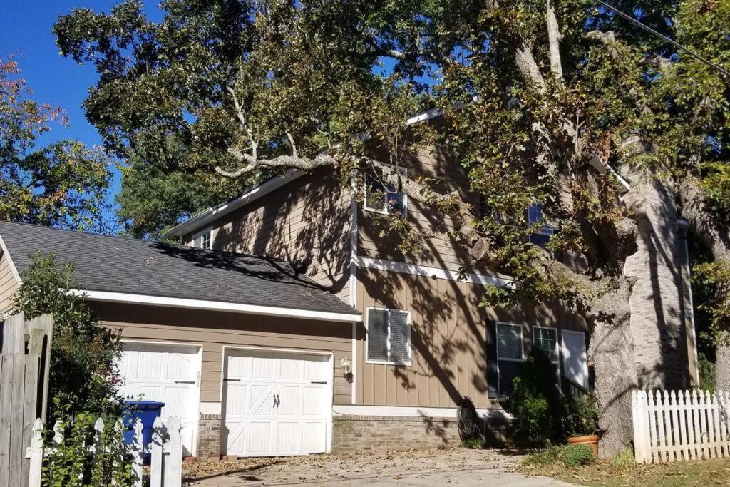 Sleeps16, Spacious, Comfortable Close To Downtown, Beltline, And Walk To Restaurants