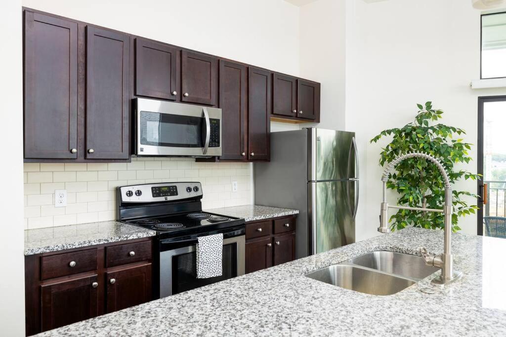 Beltline By Ponce City Market-pool & Gym Apartment *