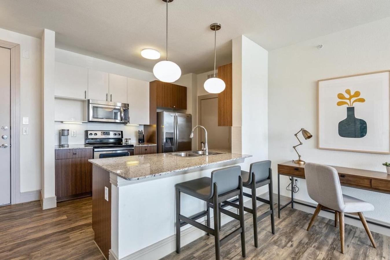 Landing At The Eddy At Riverview - 2 Bedrooms In West End *