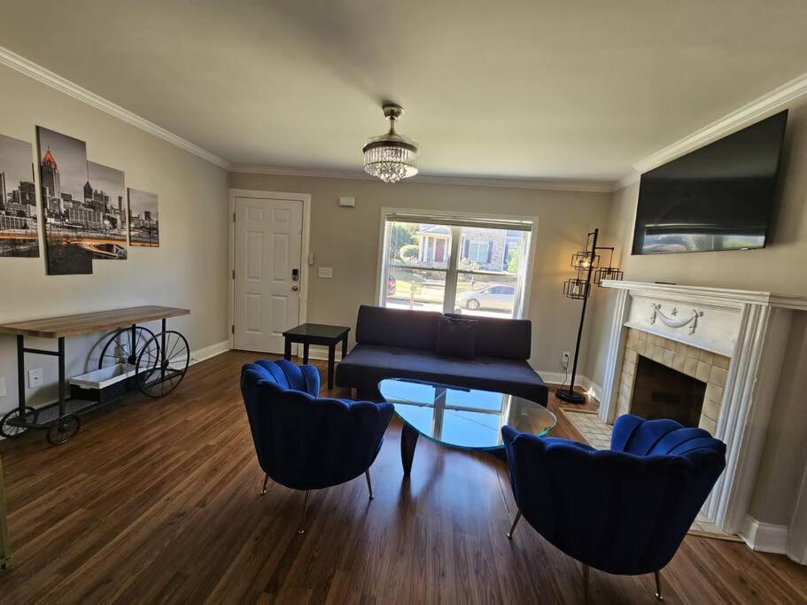 Gorgeous 2br With Private Backyard Holiday home Atlanta