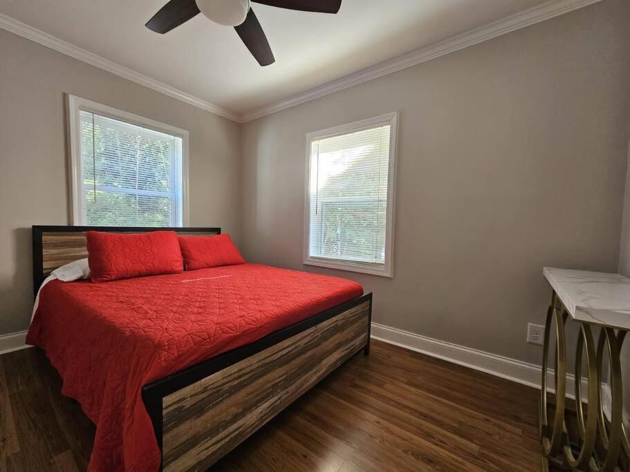 Gorgeous 2br With Private Backyard