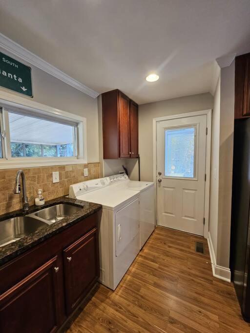 Gorgeous 2br With Private Backyard Holiday home *