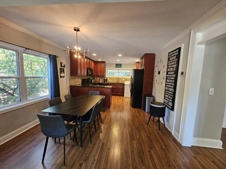 Gorgeous 2br With Private Backyard Holiday home Atlanta