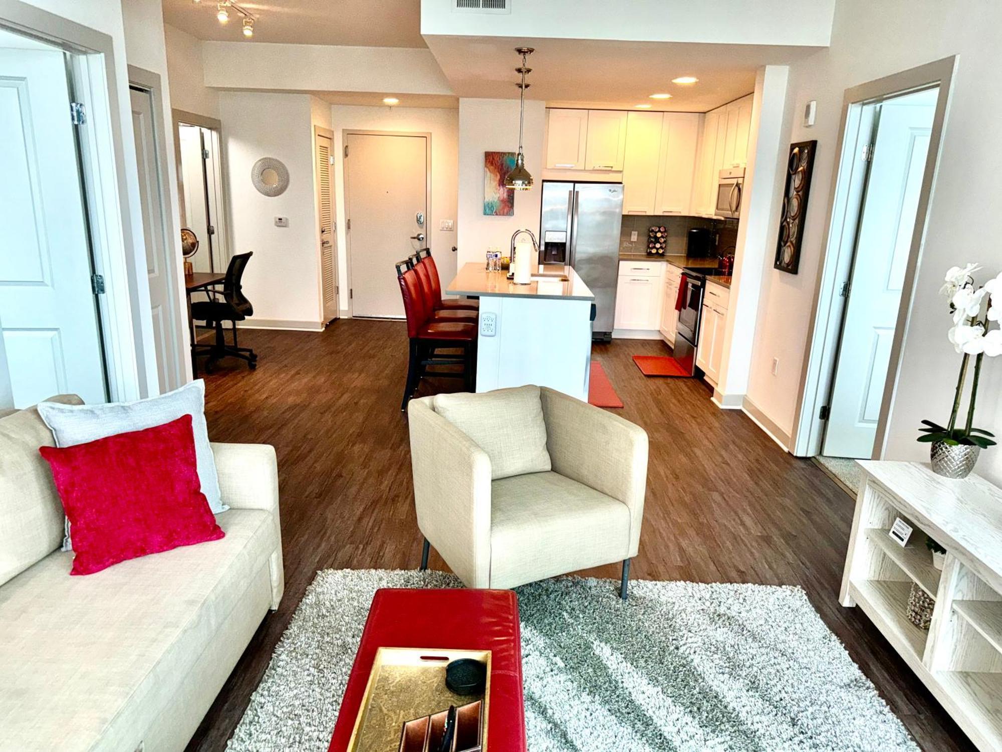 Ruby Retreat - Highrise! Balcony, Year-round Pool,city View