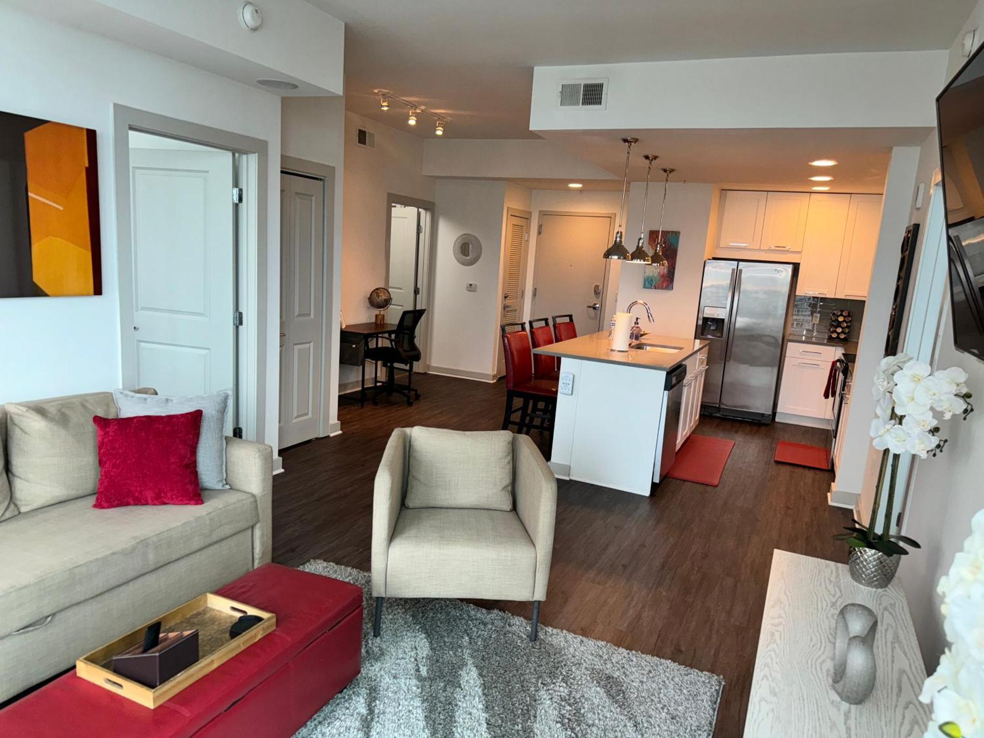 Ruby Retreat - Highrise! Balcony, Year-round Pool,city View Apartment *