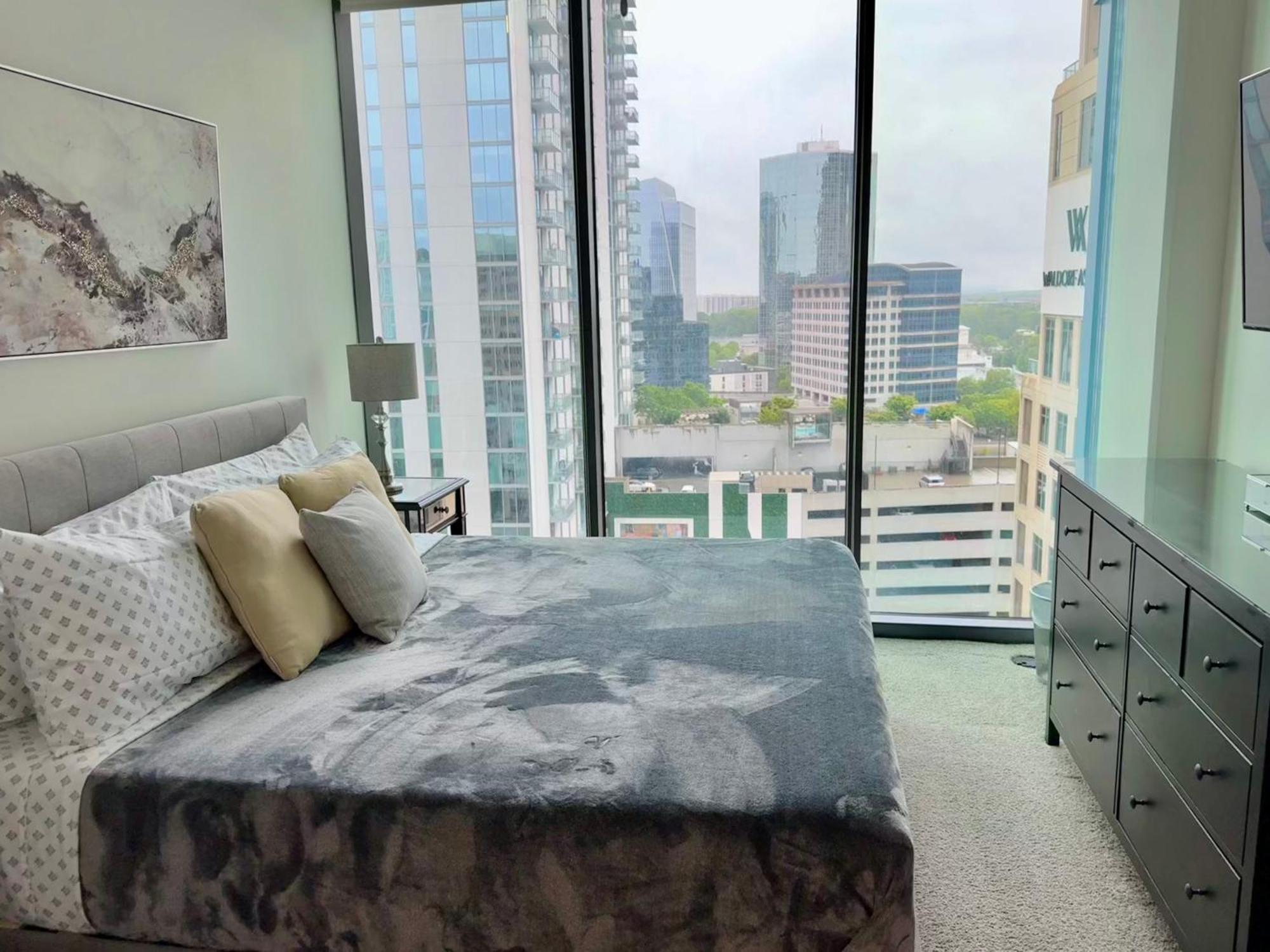 Ruby Retreat - Highrise! Balcony, Year-round Pool,city View * Atlanta